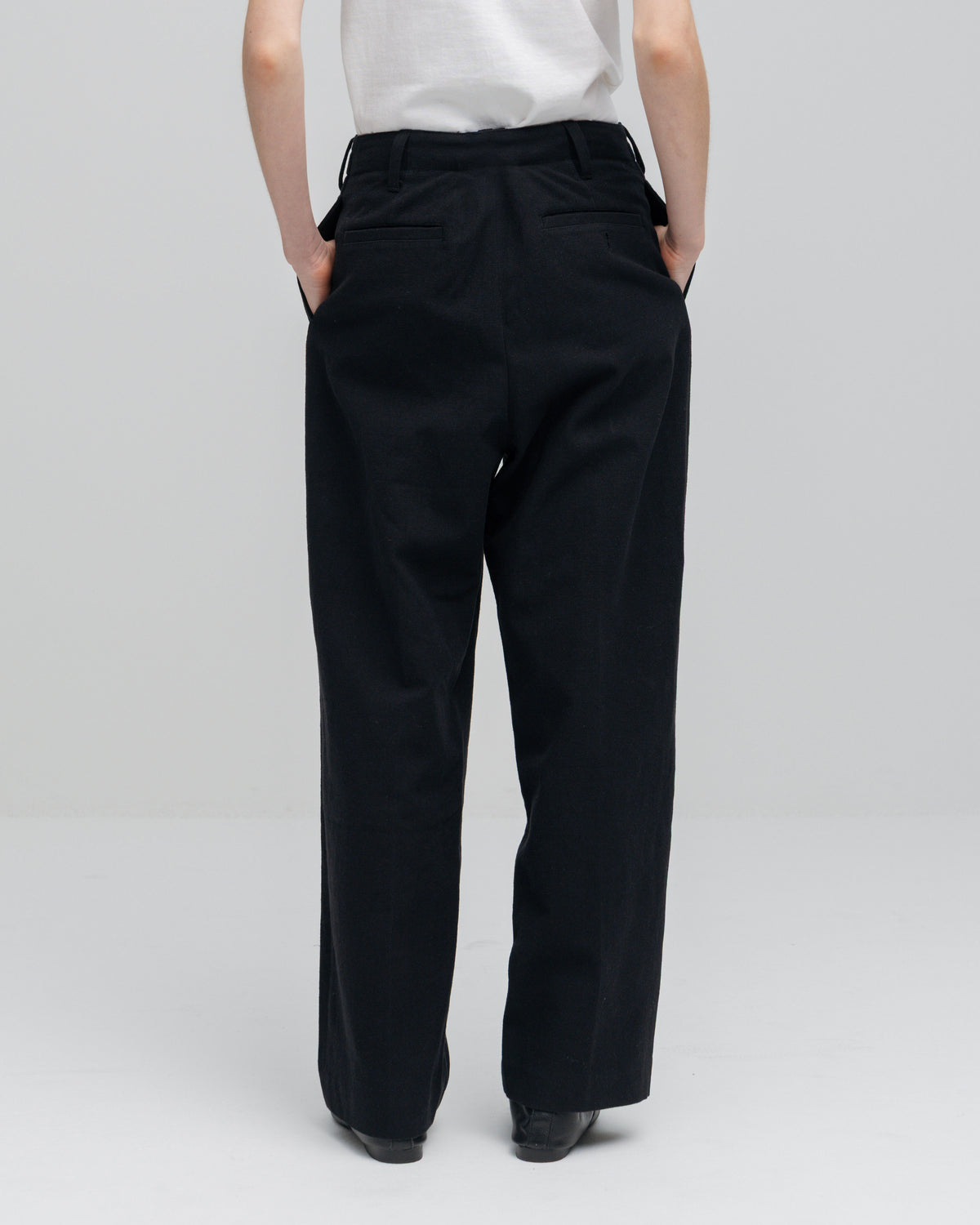 HOPSACK CENTER PRESS TUCK PANTS(ホップサックセッタープレスタックパンツ)|ONIT(オニット)OFFICIAL ONLINE STORE