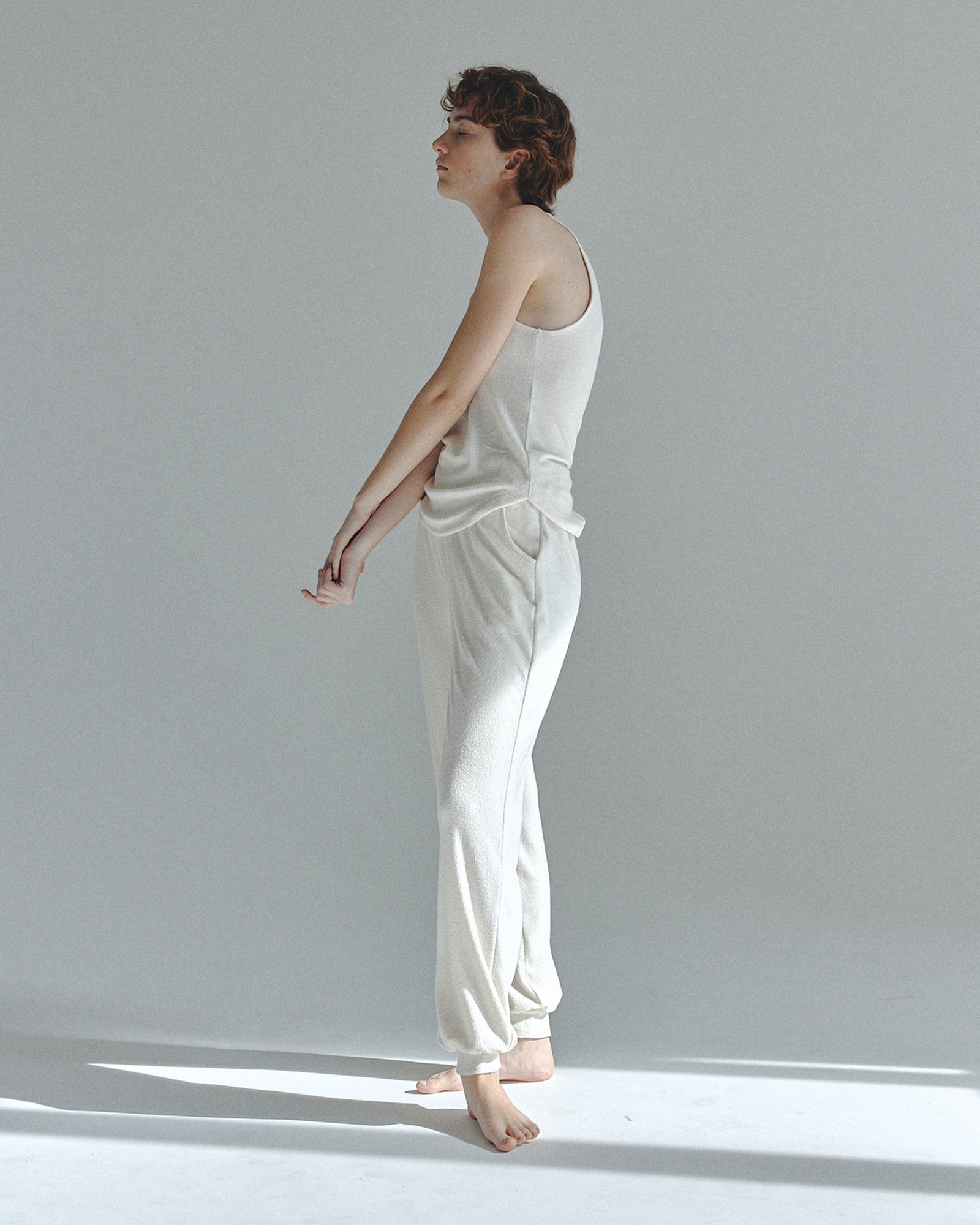 PILE TAPERED PANTS（パイルテーパードパンツ）の通販｜onit