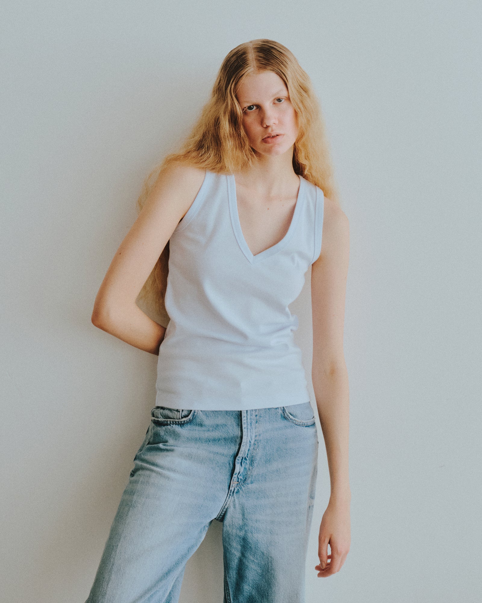 COTTON RIB V-NECK TANK TOP（コットンフライスVネックタンク