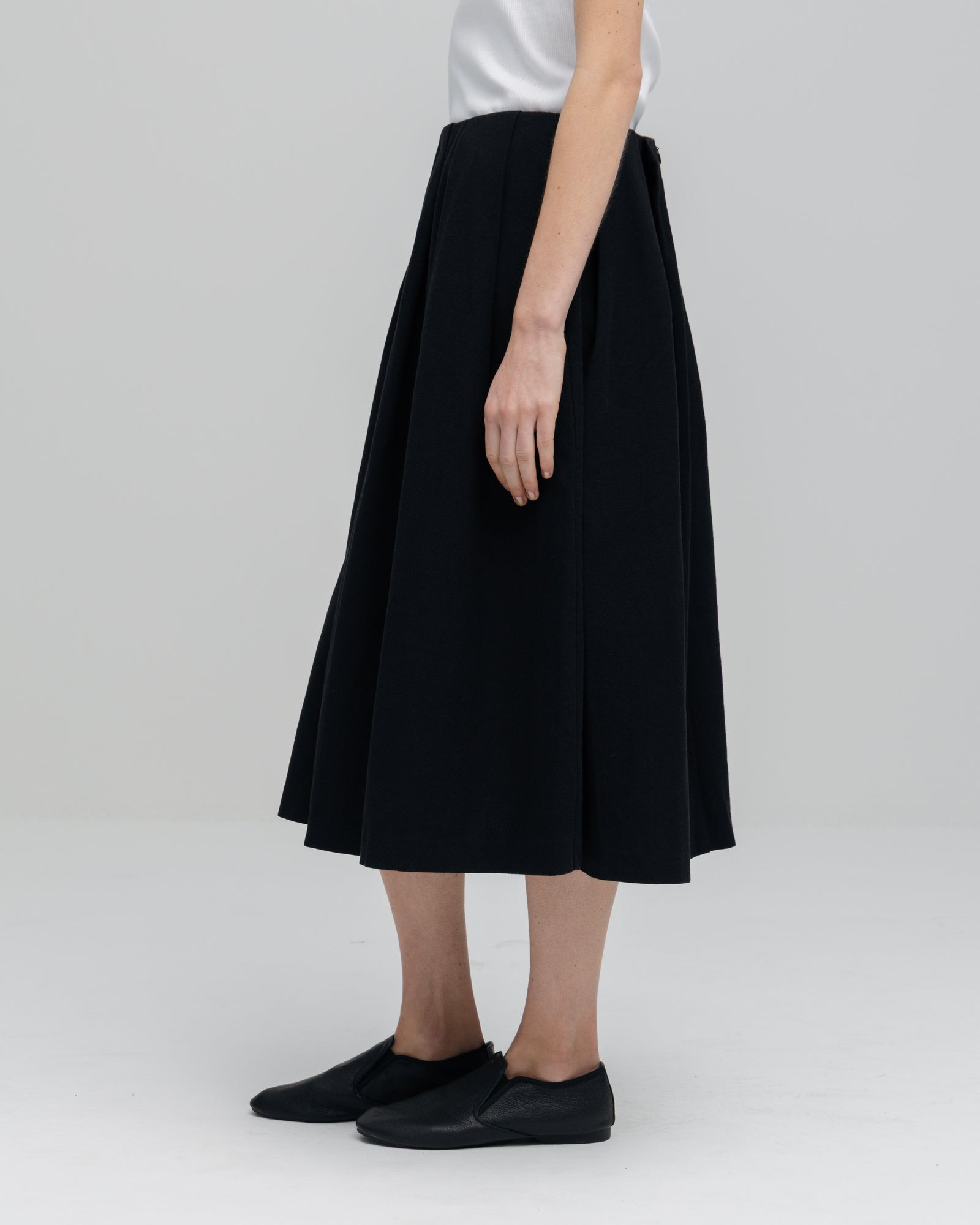 HOPSACK TUCK FLARE SKIRT（ホップサックタックフレアスカート）｜ONIT